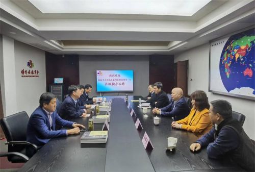 铜陵家乡领导来商会推介招商